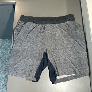 Lululemon Shorts Mens M Gray Casual Athletic Running Workout Shorts Pockets